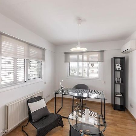 Luxurious Bright & Stylish 2Br With Office In Nicosia Apartment Exterior photo