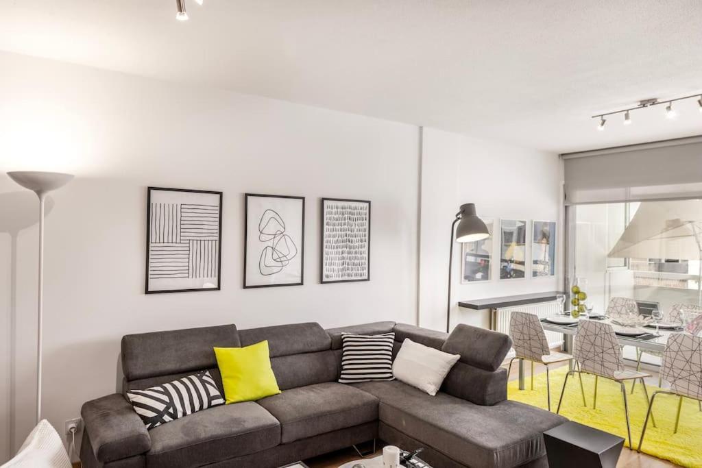Luxurious Bright & Stylish 2Br With Office In Nicosia Apartment Exterior photo
