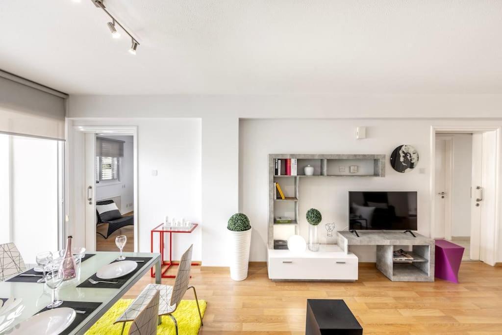 Luxurious Bright & Stylish 2Br With Office In Nicosia Apartment Exterior photo