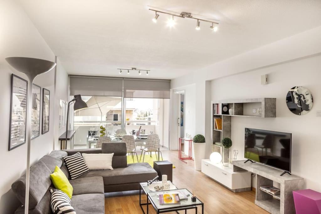 Luxurious Bright & Stylish 2Br With Office In Nicosia Apartment Exterior photo